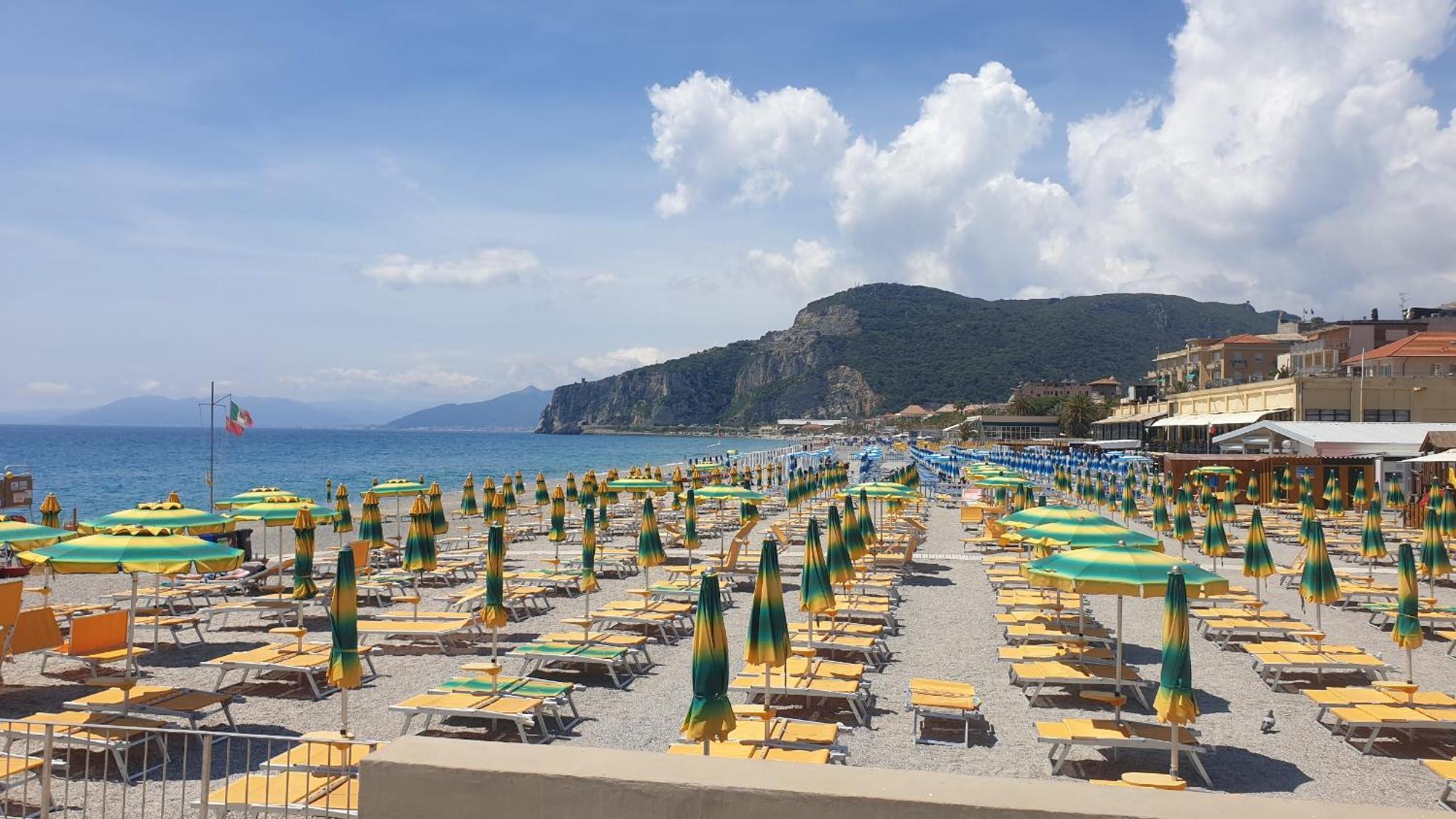 Piccolo Hotel Holiday Center Finale Ligure Eksteriør bilde